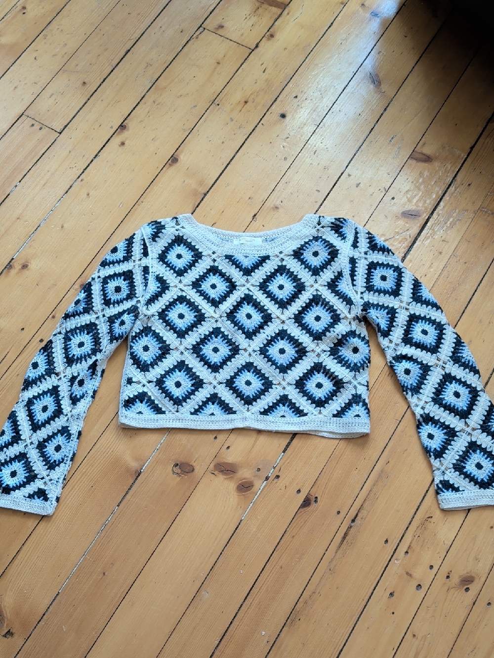 Rebellion Blue & Cream Crochet Diamond Long-Sleeve Crop Top